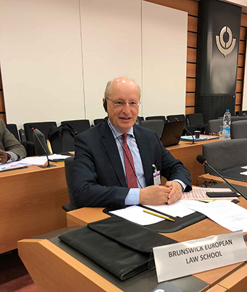 Prof. Dr. Rogmann bei der WCO in Brüssel Prof. Dr. Rogmann bei der WCO in Brüssel