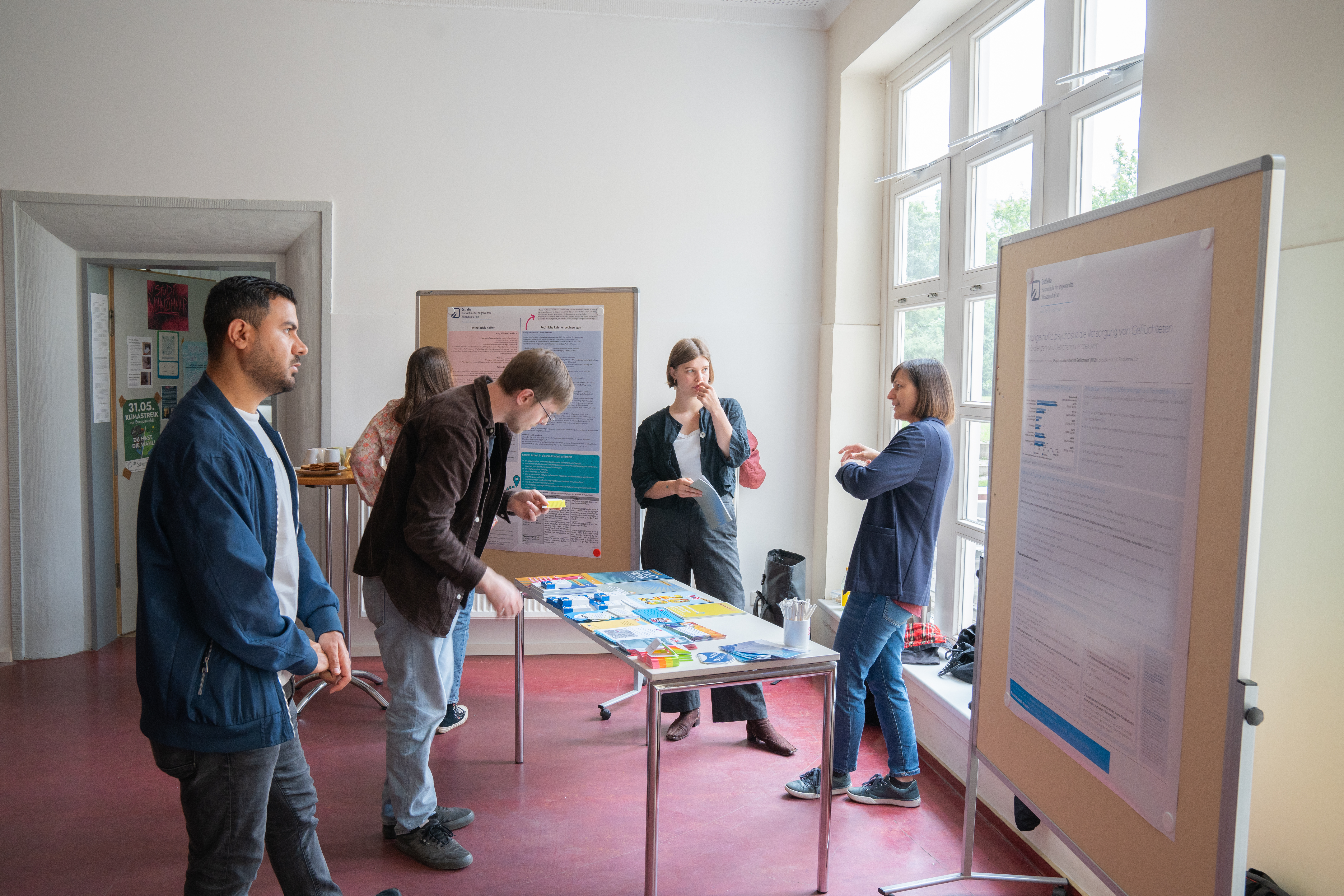 Interessierte Besucher kamen mit den Organisator*innen ins Gespräch